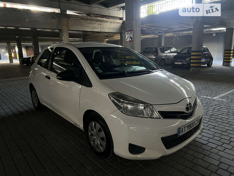 2012 toyota yaris