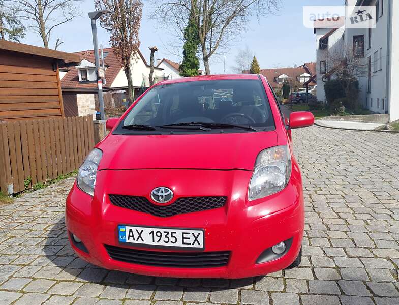 2010 toyota yaris