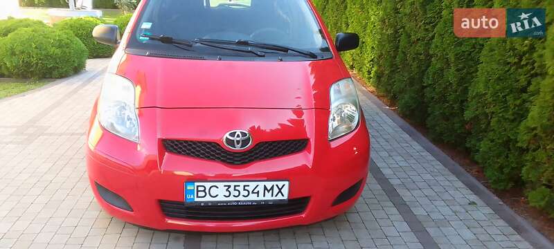 2010 toyota yaris
