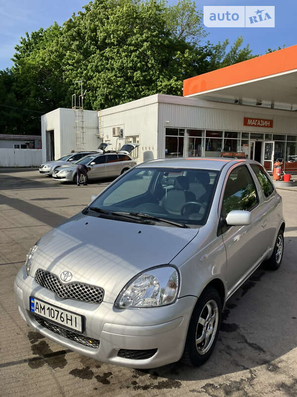 2005 toyota yaris