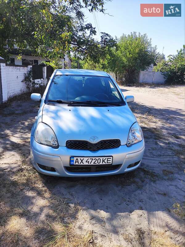 2004 toyota yaris