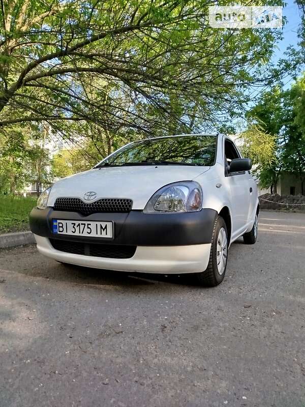 2002 toyota yaris