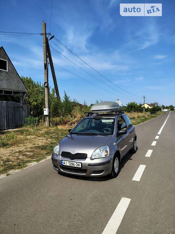 2004 toyota yaris