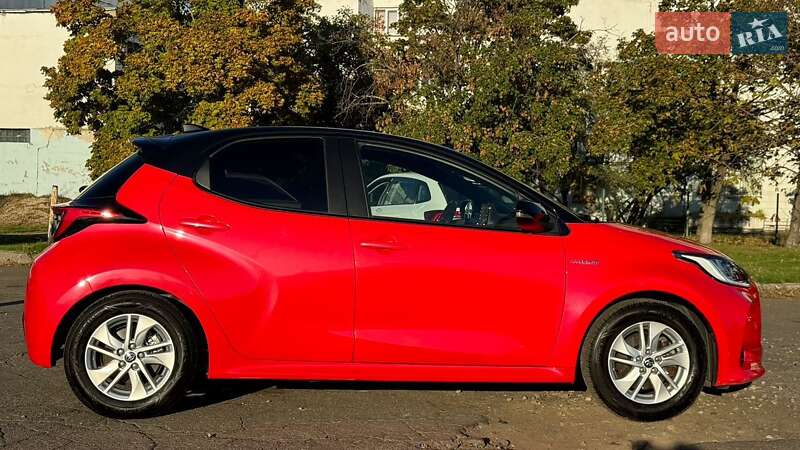 2021 toyota yaris