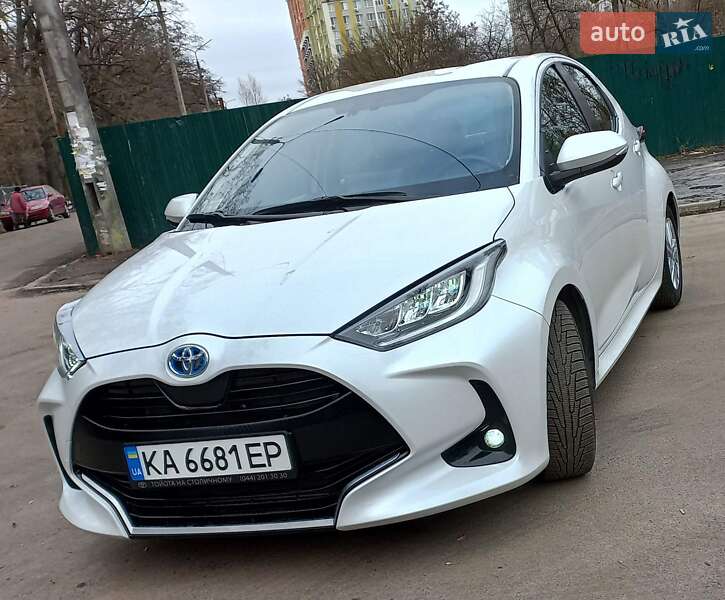 2021 toyota yaris