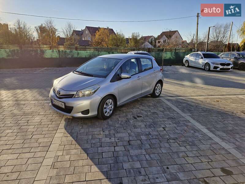 2012 toyota yaris