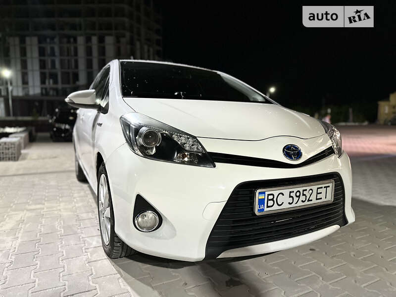 2012 toyota yaris