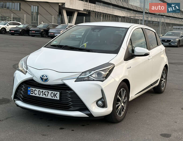 2019 toyota yaris hybrid