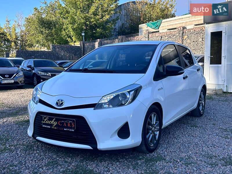2012 toyota yaris hybrid