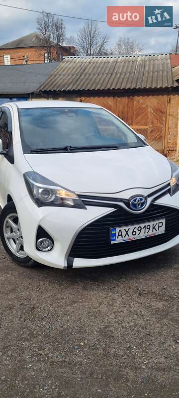 2016 toyota yaris