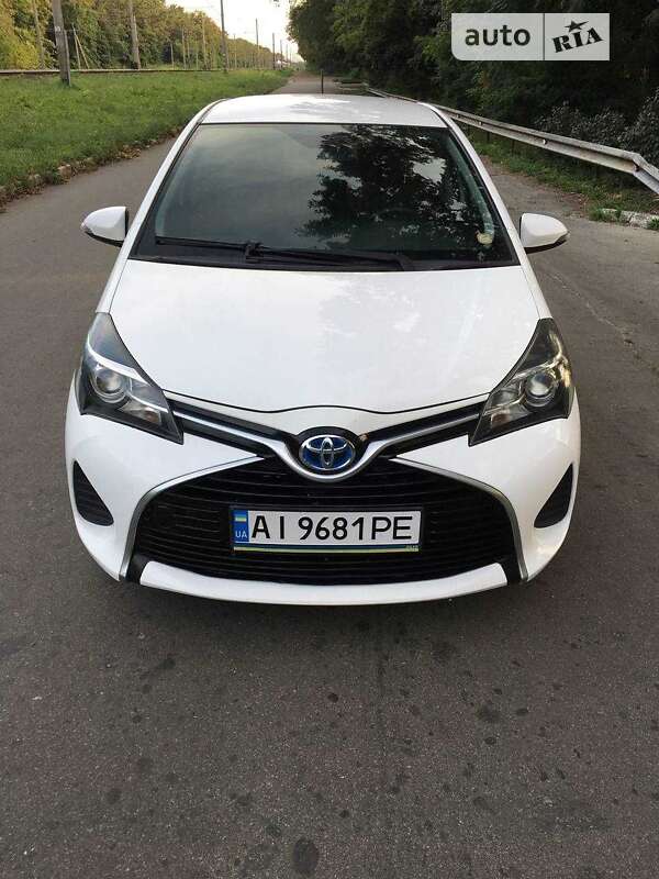 2016 toyota yaris hybrid