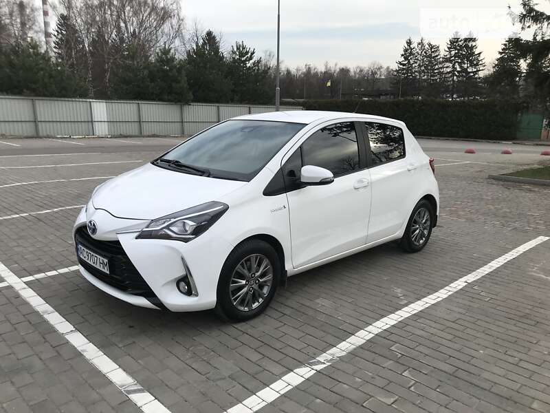 2018 toyota yaris hybrid