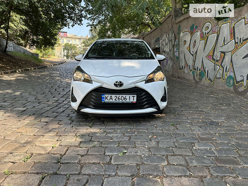 2019 toyota yaris