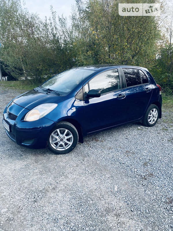 2011 toyota yaris