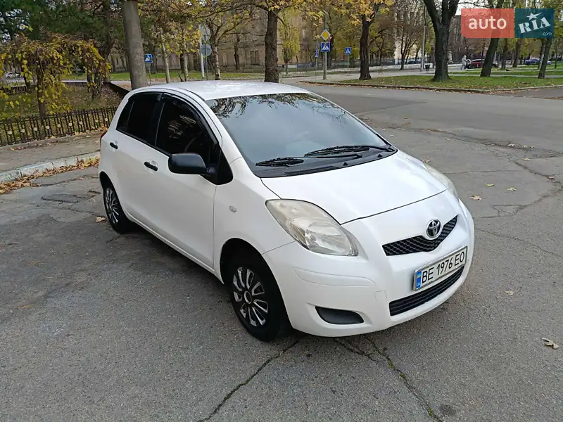 2010 toyota yaris