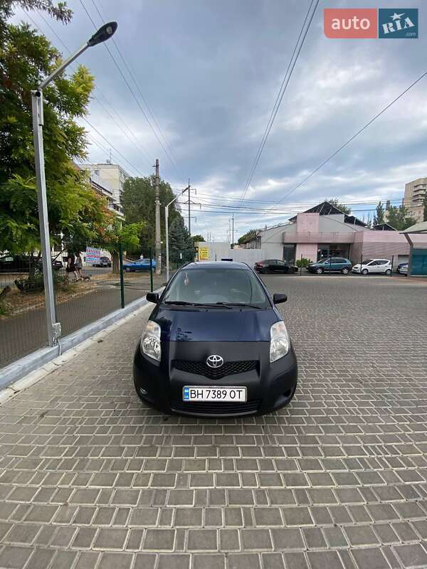 2011 toyota yaris