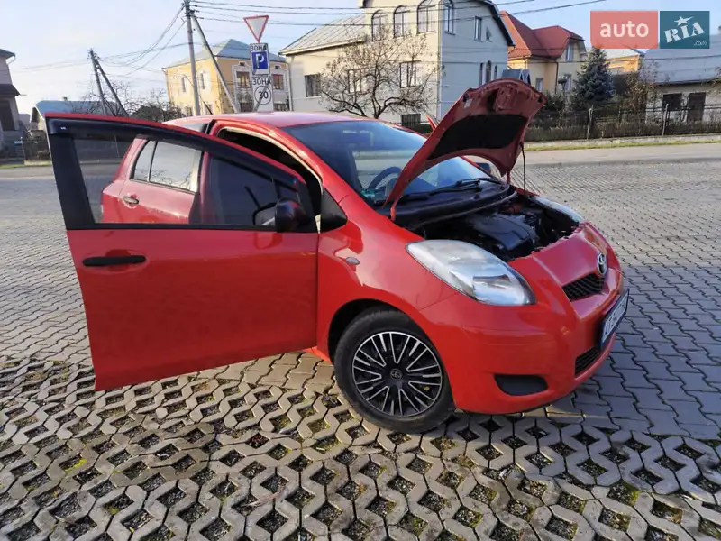 2010 toyota yaris