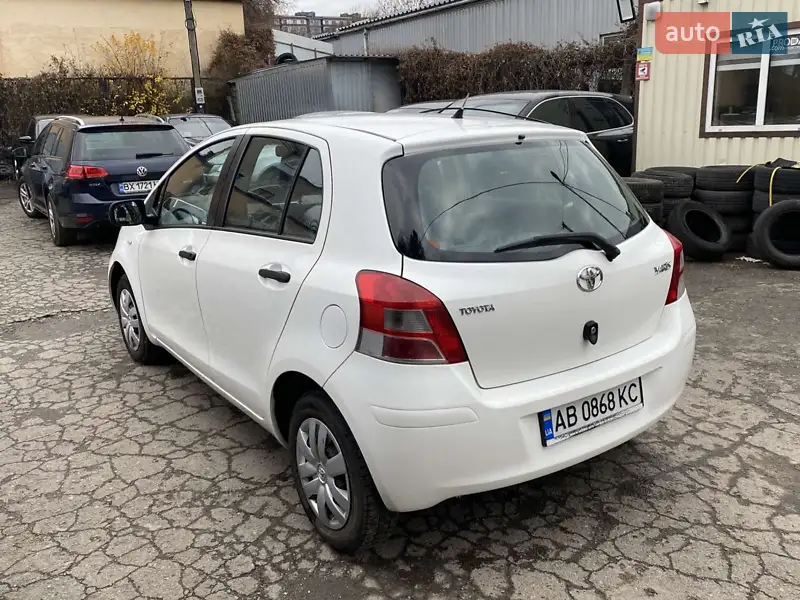 2010 toyota yaris