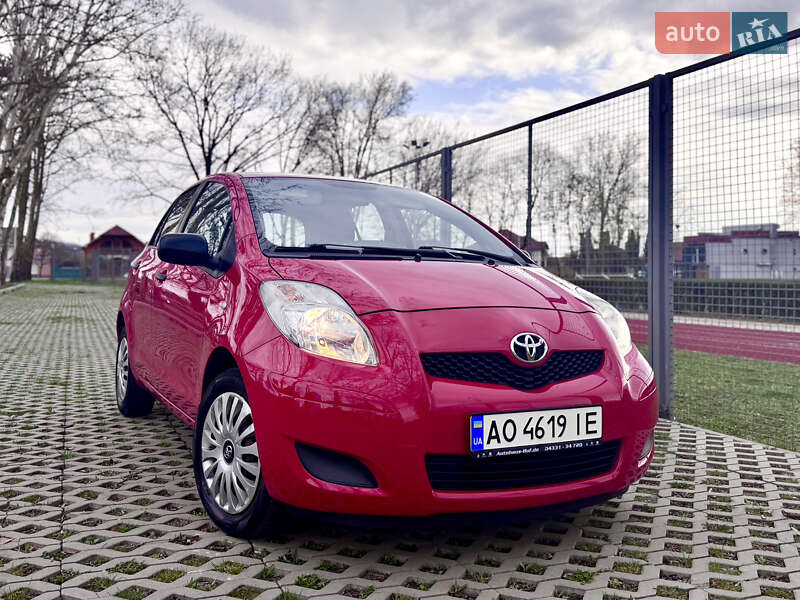 2011 toyota yaris