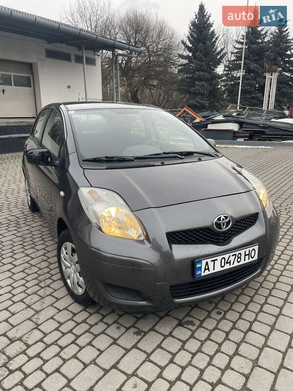 2011 toyota yaris