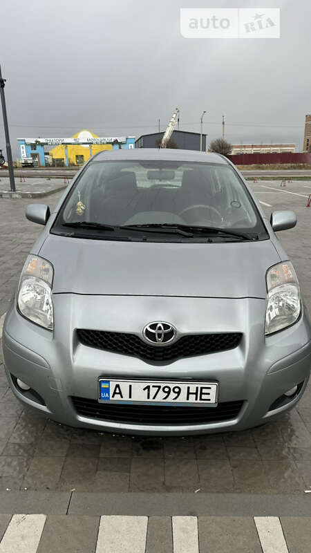 2010 toyota yaris
