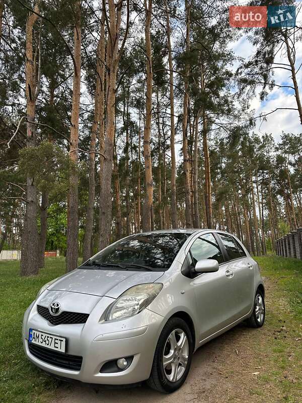 2010 toyota yaris