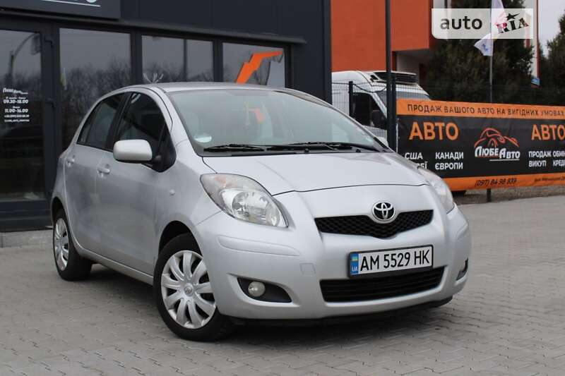 2011 toyota yaris
