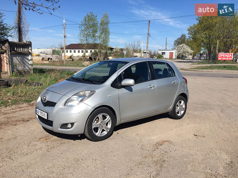 2010 toyota yaris