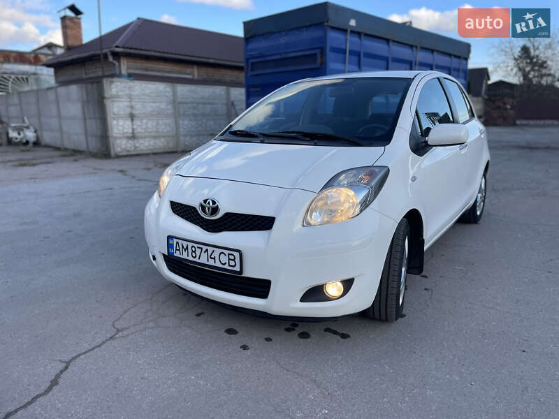 2011 toyota yaris
