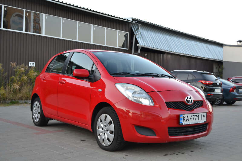 2011 toyota yaris