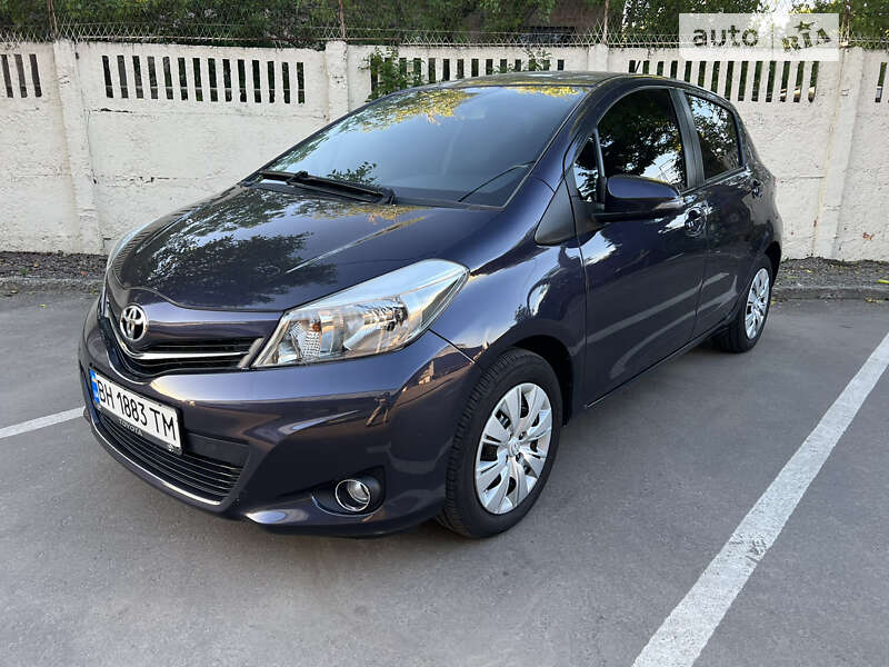 2011 toyota yaris