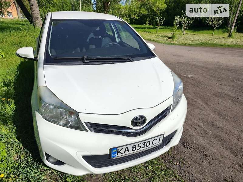 2012 toyota yaris