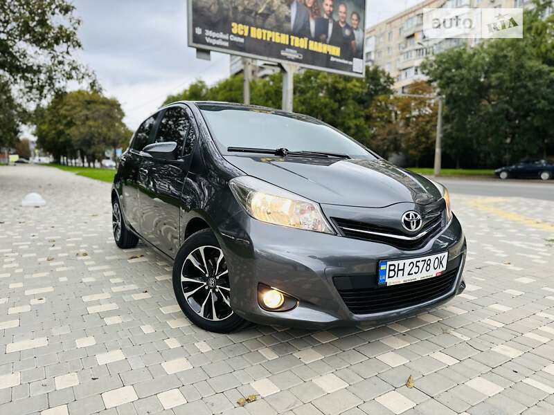 2012 toyota yaris