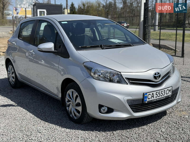 2012 toyota yaris