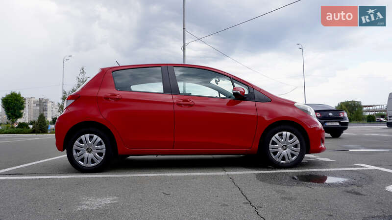 2012 toyota yaris