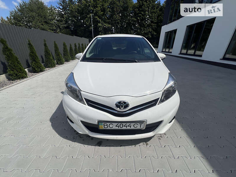 2012 toyota yaris