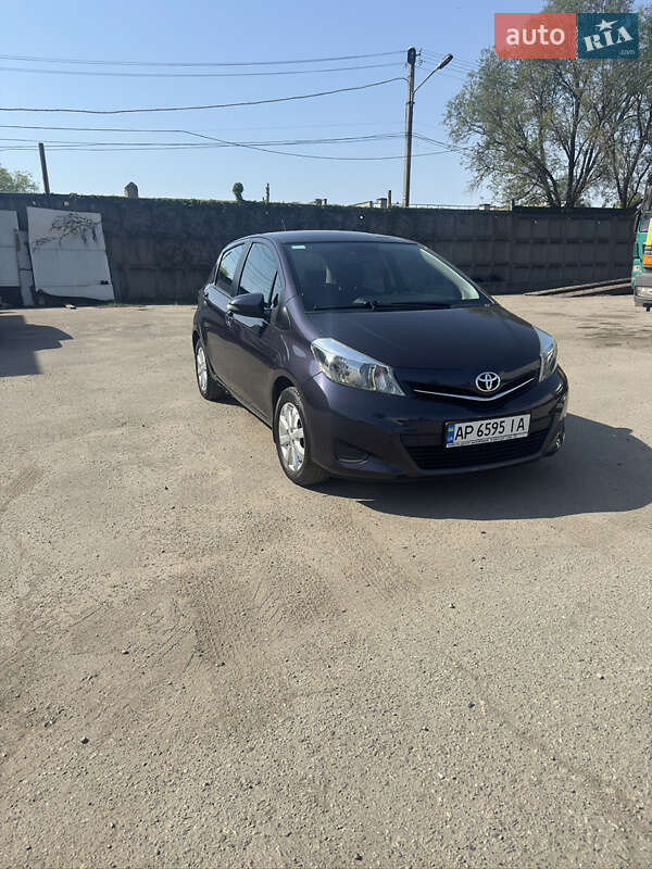 2012 toyota yaris