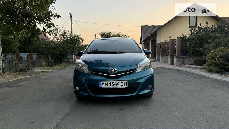 2012 toyota yaris
