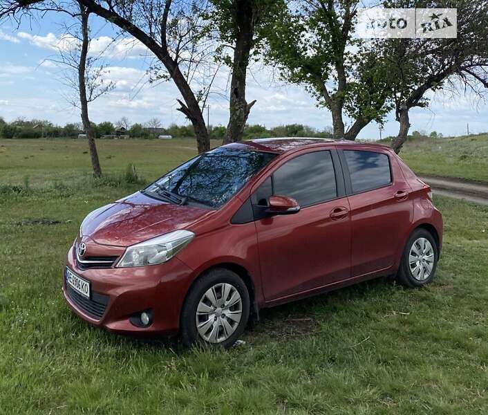 2012 toyota yaris