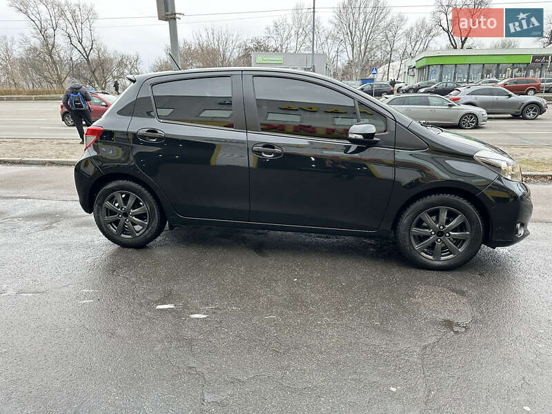 2012 toyota yaris