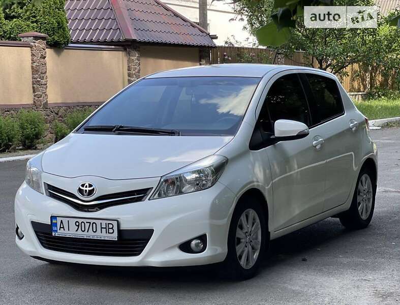 2012 toyota yaris