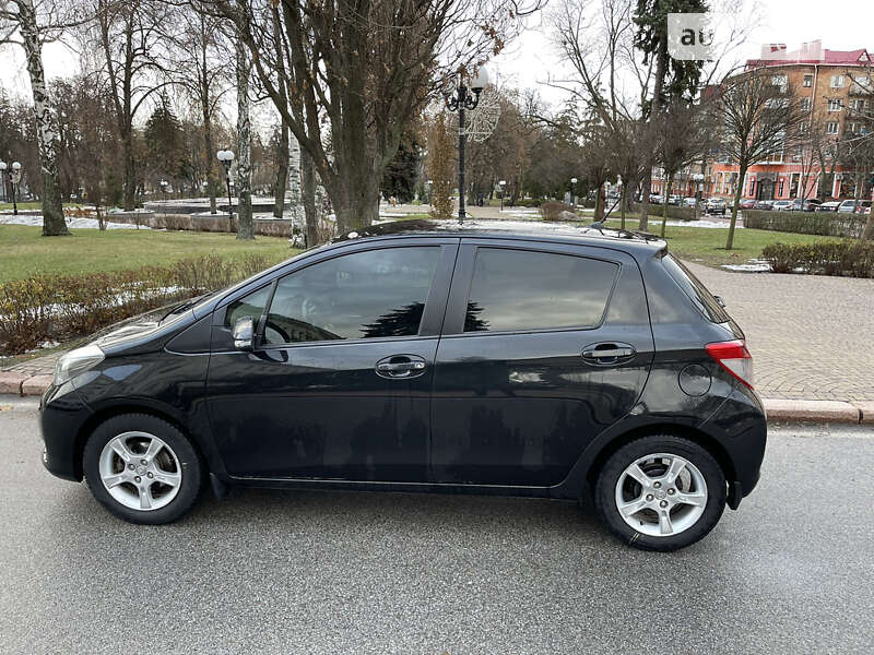 2012 toyota yaris
