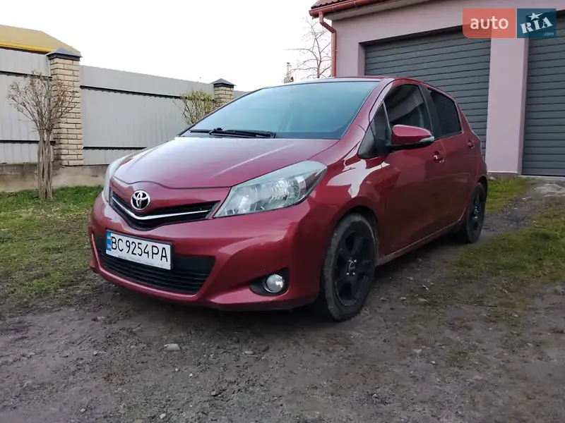 2011 toyota yaris