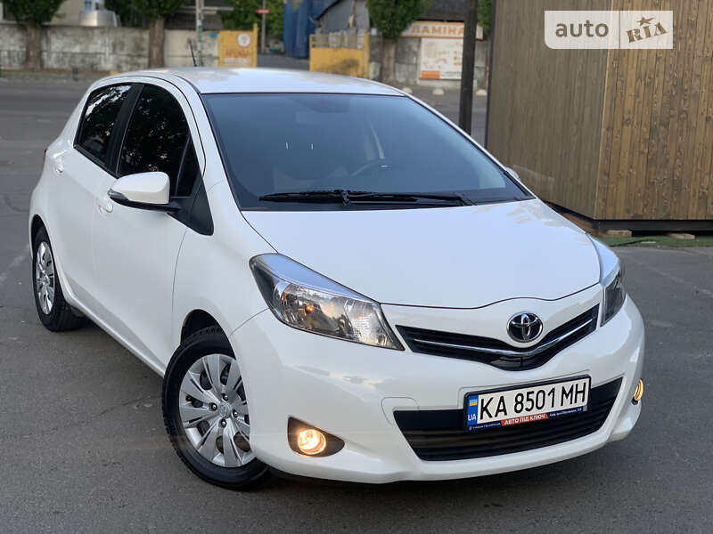 2012 toyota yaris