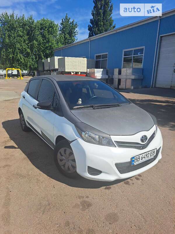 2012 toyota yaris