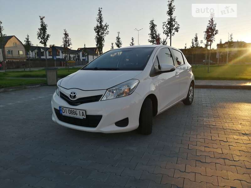 2012 toyota yaris