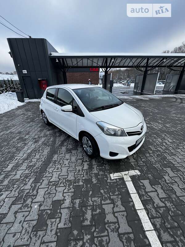 2014 toyota yaris