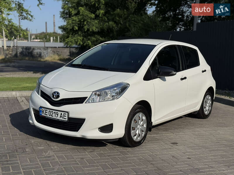 2012 toyota yaris