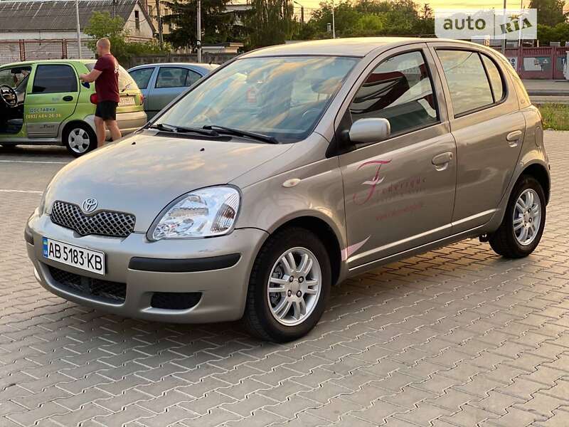 2004 toyota yaris