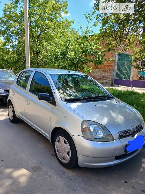 2002 toyota yaris